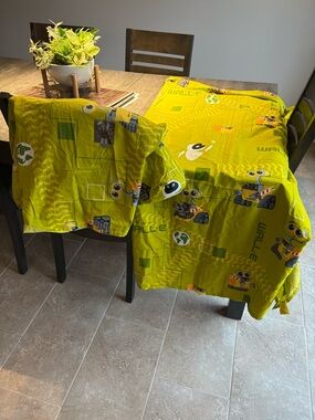 Disney WALL•E Bedding with Lime Green and Yellow Robot Print. Single bed